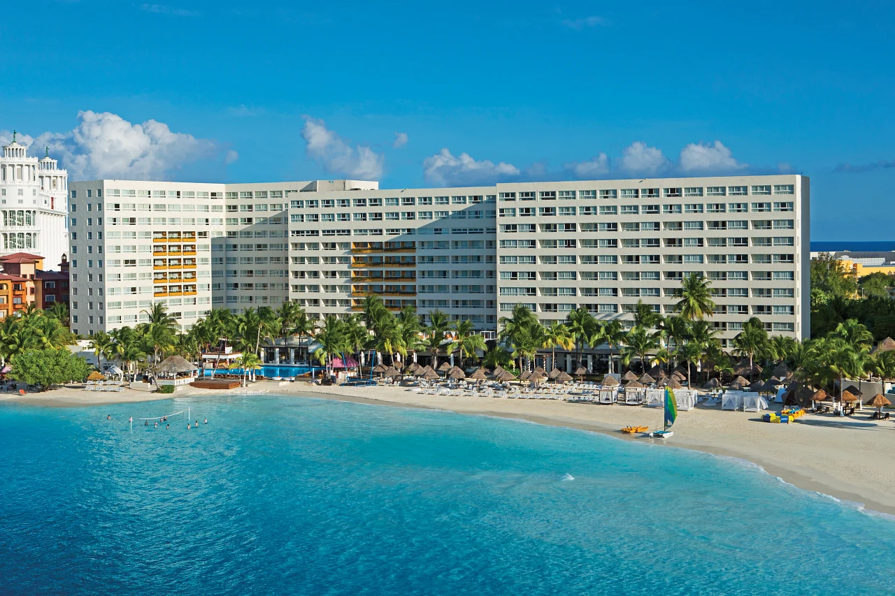 Dreams Sands Cancun Resort and Spa family-friendly Unlimited-Luxury all-inclusive resort in Cancun Hotel Zone with ocean views and modern amenities.