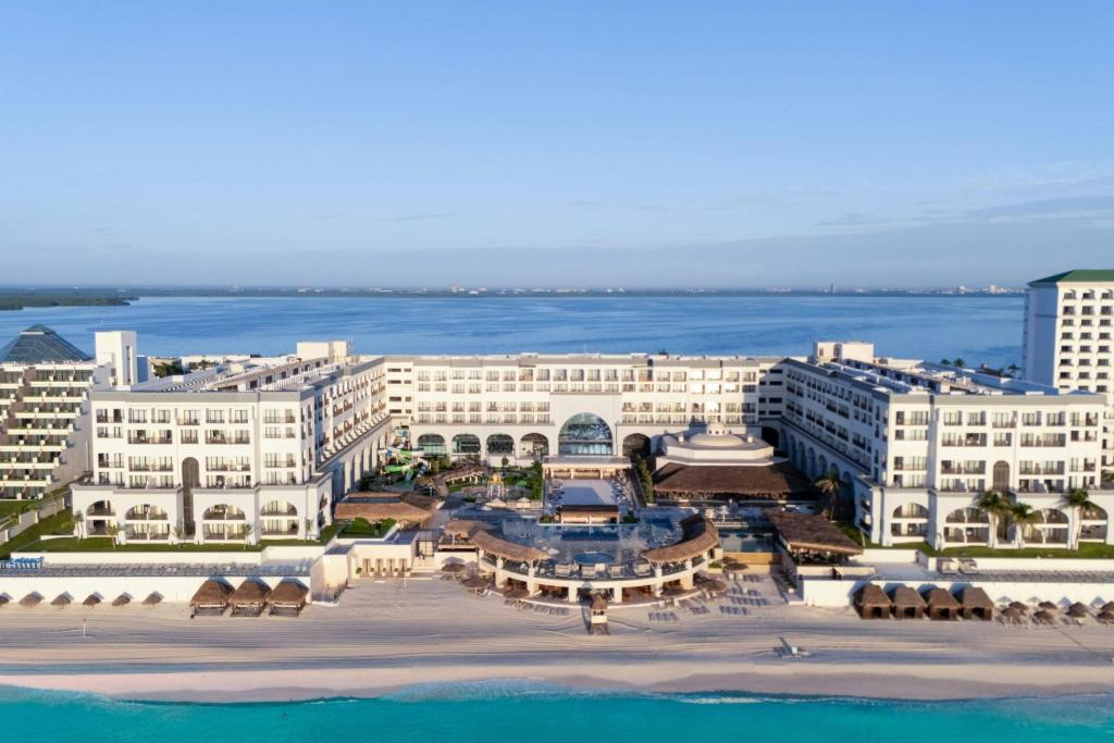 Marriott Cancun Resort all-inclusive beachfront property in Hotel Zone with luxury pools, modern rooms, and Caribbean Sea views.